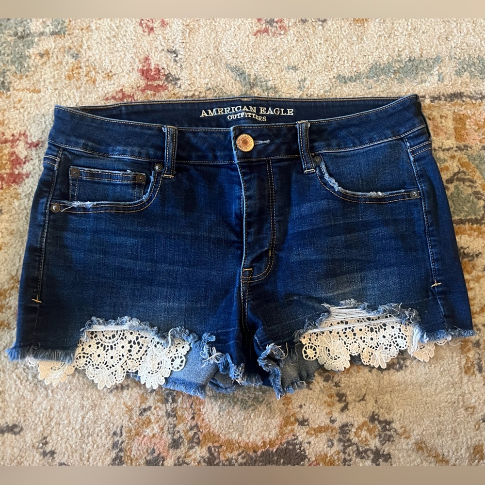 American Eagle Dark Wash Shortie Size 12